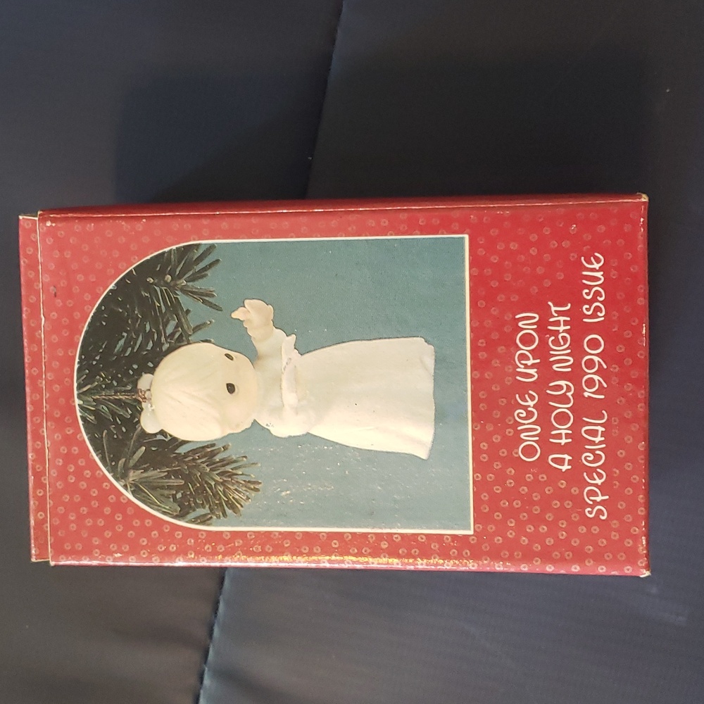 Precious moments collection once upon a holy night special 1990 issue